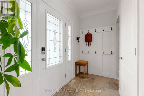 Ottawa, ON K0A3H0,5607 MAKLYNNE WAY