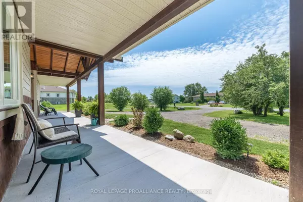 Brighton, ON K0K1H0,190 LAKESHORE ROAD