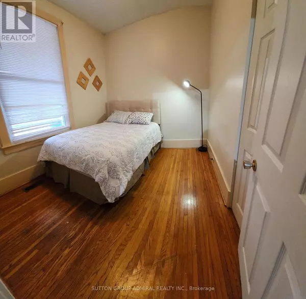Kingston (central City West), ON K7K4M8,266 NELSON STREET
