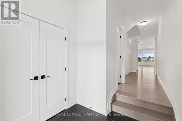 Brockville, ON K6V0H1,1017 MOORE STREET