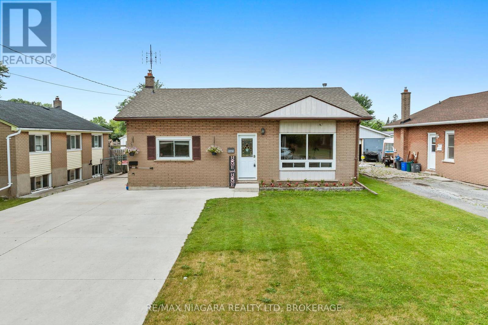 Niagara Falls (oldfield), ON L2G5M1,7463 MARIECLAUDE AVENUE