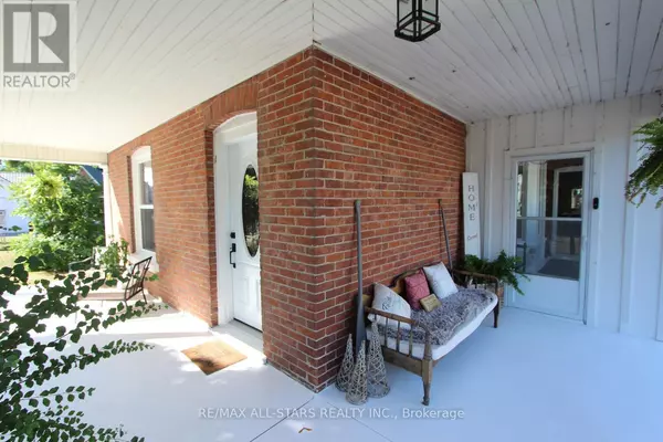 Kawartha Lakes (fenelon Falls), ON K0M1N0,21 FRANCIS STREET E