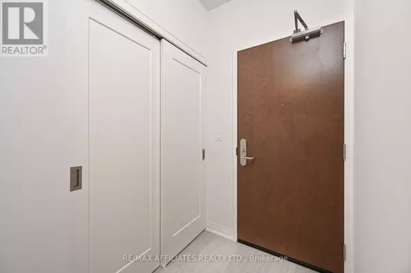 Ottawa, ON K1S5W9,805 CARLING AVE #1603