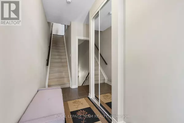 Ottawa, ON K4M0G7,220 PEMBINA PRIVATE