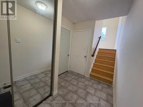 Ottawa, ON K1B4V1,2415 Southvale CRES #75