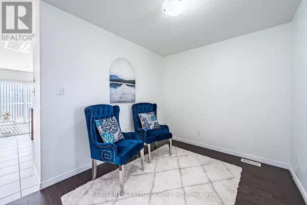 Cambridge, ON N1S0B4,135 Hardcastle DR #99