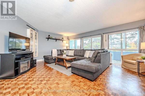 105 CONROY CRES #511, Guelph (dovercliffe Park/old University), ON N1G2V5
