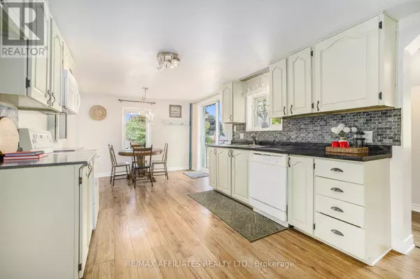 Elizabethtown-kitley, ON K0E1M0,14 MAIN EAST STREET