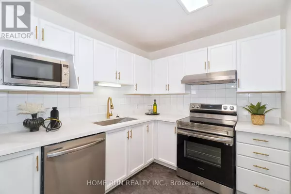 Ottawa, ON K2M2H5,112 CEDAROCK DRIVE