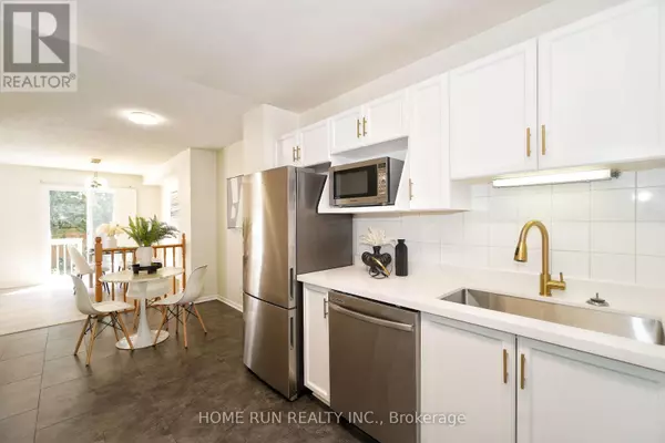 Ottawa, ON K2M2H5,112 CEDAROCK DRIVE