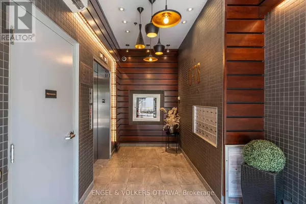 Ottawa, ON K2P0C3,197 lisgar ST #218