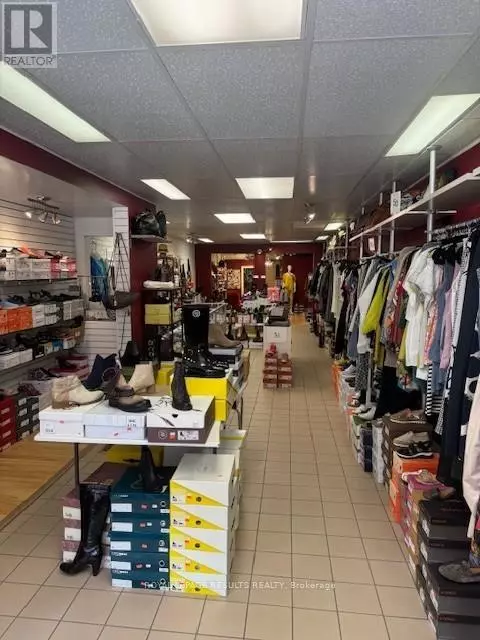 Aylmer, ON N5H1H3,33 TALBOT STREET E