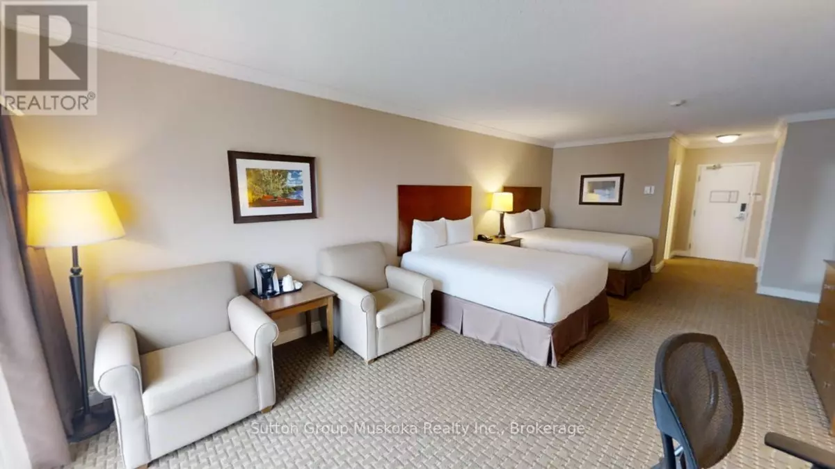 Huntsville (chaffey), ON P1H2E8,402 Bayshore - Deerhurst DR #402