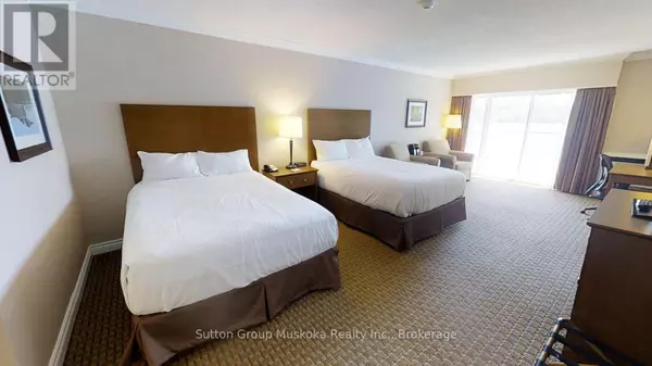 Huntsville (chaffey), ON P1H2E8,421 Bayshore - Deerhurst DR #421