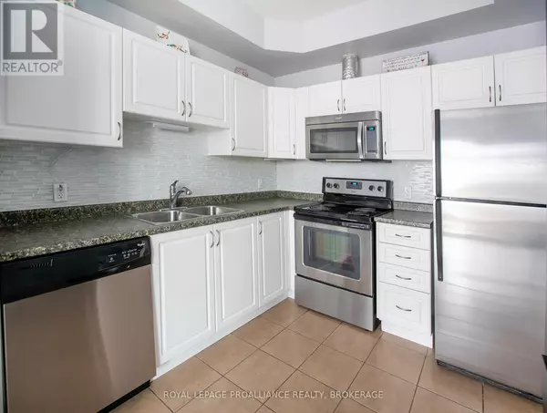 Kingston (rideau), ON K7K0C8,875 NEWMARKET LANE