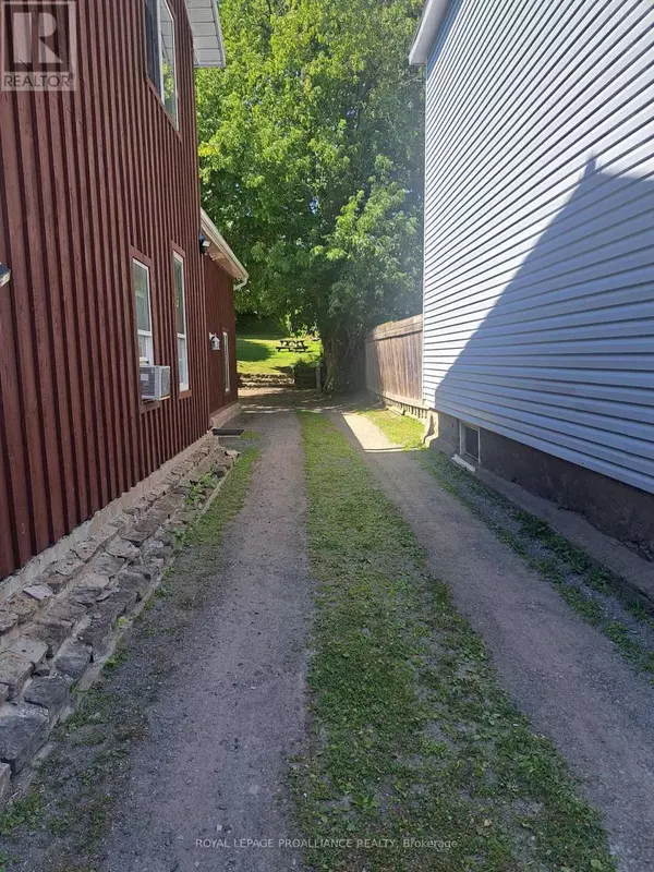 Brockville, ON K6V2H4,110-112 CHURCH STREET