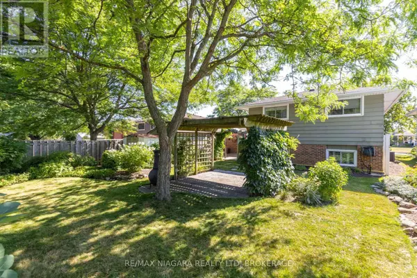 Welland (n. Welland), ON L3C5W2,113 ROYAL OAK DRIVE