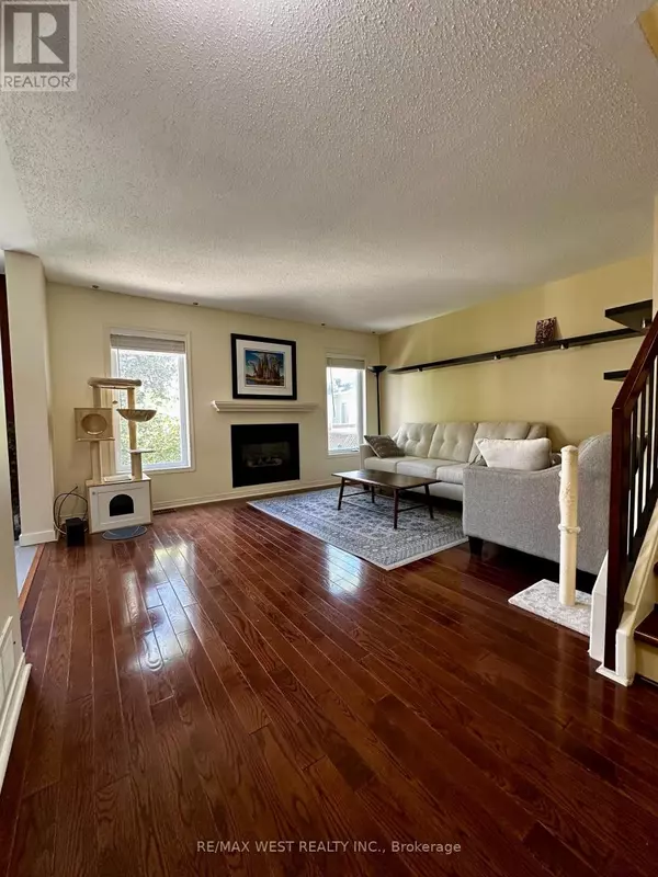 Ottawa, ON K2J4W4,119 DEERFOX DRIVE