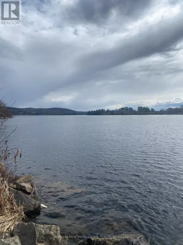 Madawaska Valley, ON K0J1B0,107A LAKESHORE DRIVE