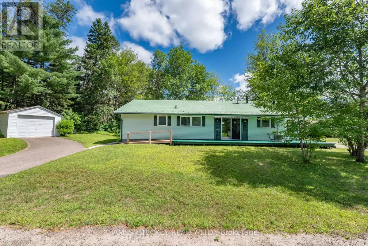 Deep River, ON K0J1P0,1 NEWTON CRESCENT