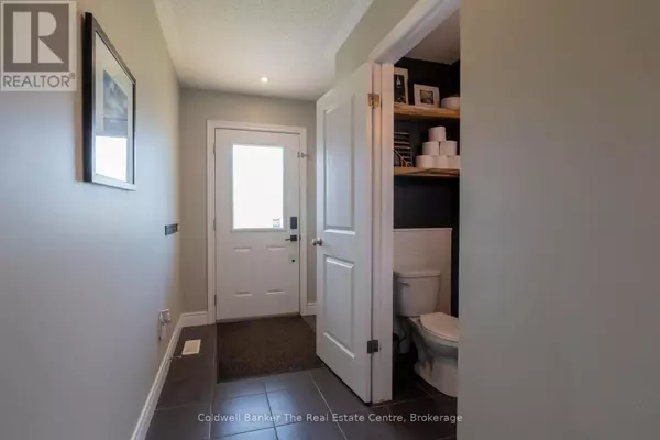 Gravenhurst (muskoka (s)), ON P1P1A1,360 WILD ROSE DRIVE