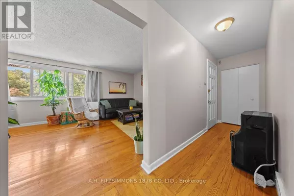 Ottawa, ON K2C1Y9,1217 CAMEO DRIVE