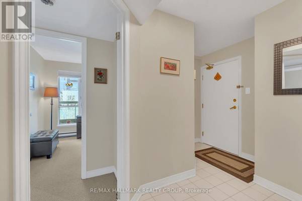 Ottawa, ON K1S5N3,550 Cambridge ST South #307