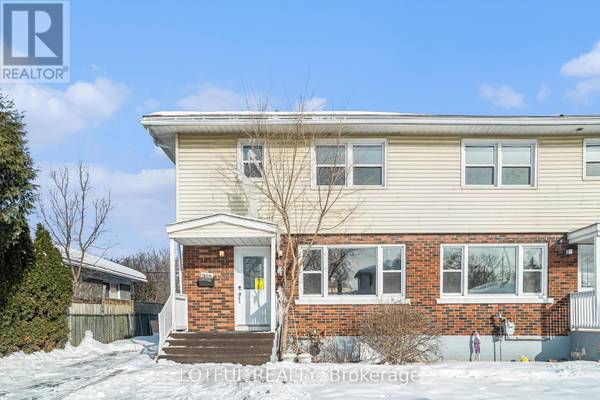 905 Smyth RD #B, Ottawa, ON K1G1P5