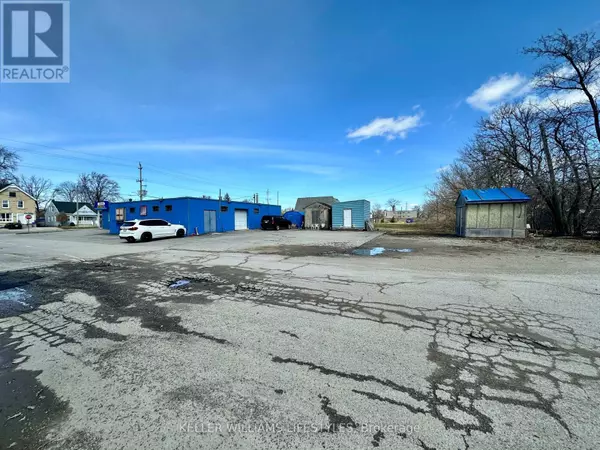London South (south D), ON N6J1G5,326 SPRINGBANK DRIVE
