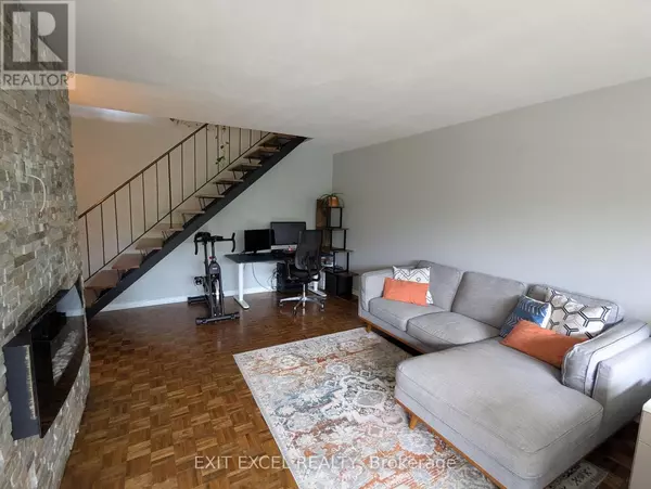 Ottawa, ON K2H5B3,12 Corkstown RD #206