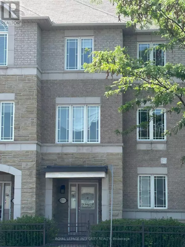 128 Centrepointe DR #D, Ottawa, ON K2G6B1