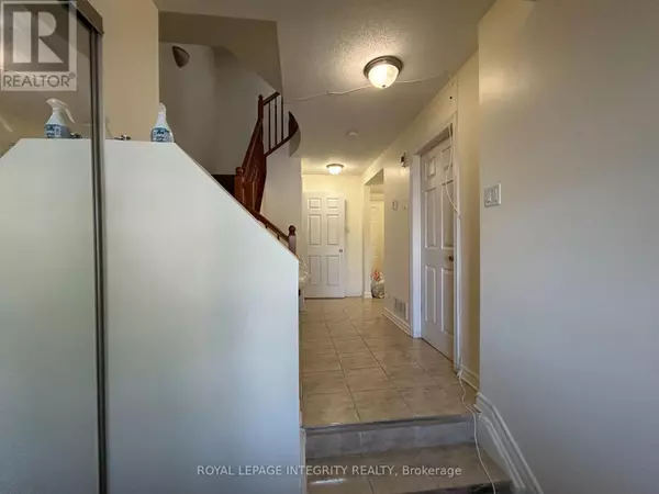 Ottawa, ON K2G6B1,128 Centrepointe DR #D