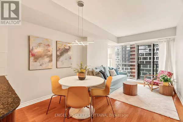 Ottawa, ON K1N6R4,445 Laurier AVE West #1403