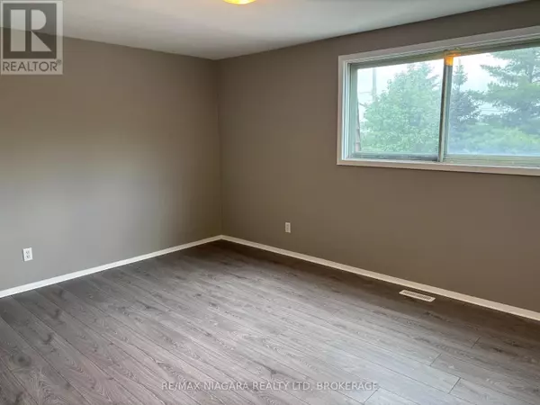 Welland (n. Welland), ON L3C5Y7,21 Woodlawn RD #12