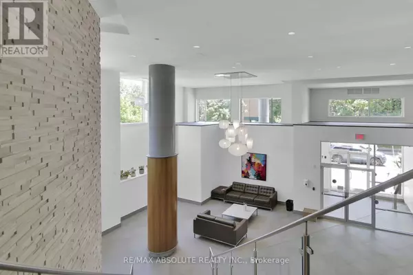 Ottawa, ON K1L8A7,7 Marquette AVE #606