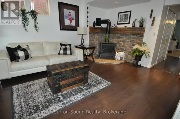 Owen Sound, ON N4K1E8,247 6TH STREET E