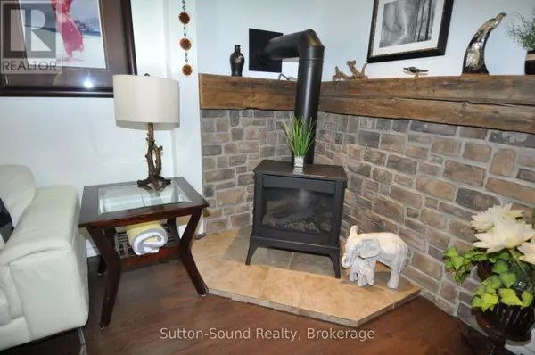 Owen Sound, ON N4K1E8,247 6TH STREET E