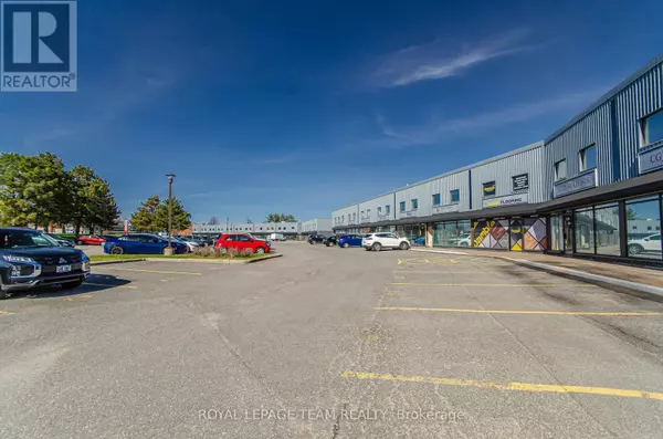 Ottawa, ON K2E7X1,15 Capella CT #123
