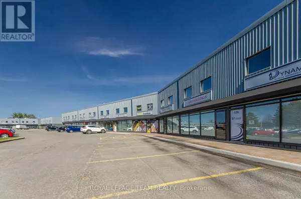 Ottawa, ON K2E7X1,15 Capella CT #123