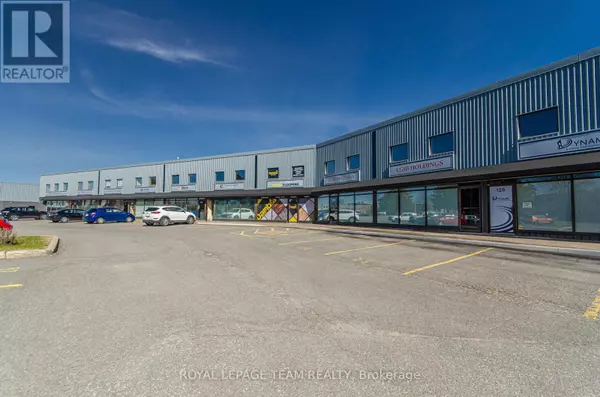 15 Capella CT #123, Ottawa, ON K2E7X1