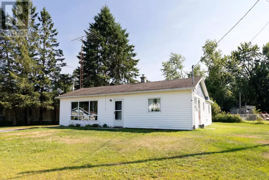 4 TALL PINE ROAD, Addington Highlands, ON K0H2G0