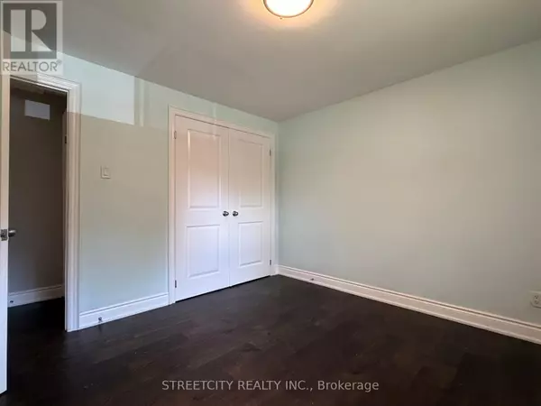 London North (north O), ON N6H3V6,724 HEADLEY DRIVE