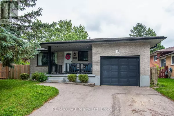 17 HICKORY LINE, Stratford, ON N5A6Y5
