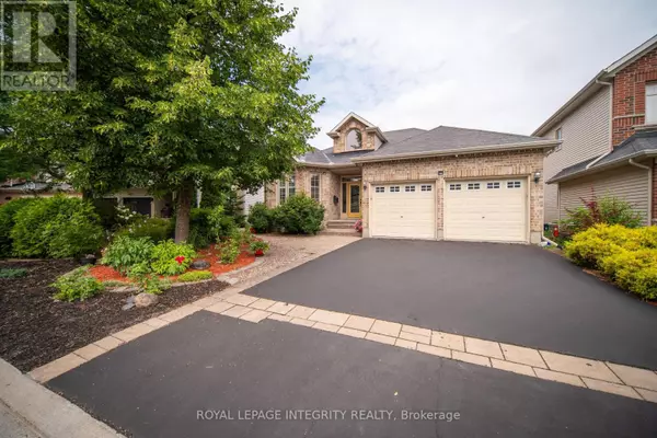 Ottawa, ON K2T0B3,84 AKENHEAD CRESCENT