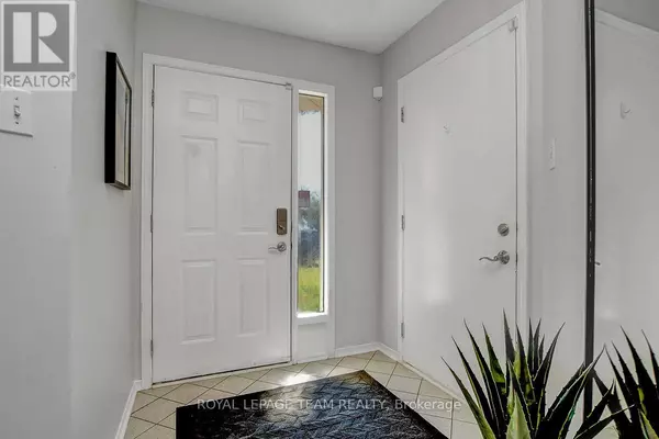 Ottawa, ON K1T3R6,90 SCARLET COURT