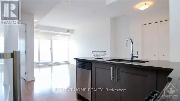 Ottawa, ON K2P0X5,40 Nepean ST #2306