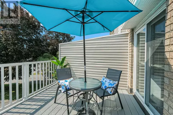 Ottawa, ON K2G6C4,85 THORNBURY CRESCENT