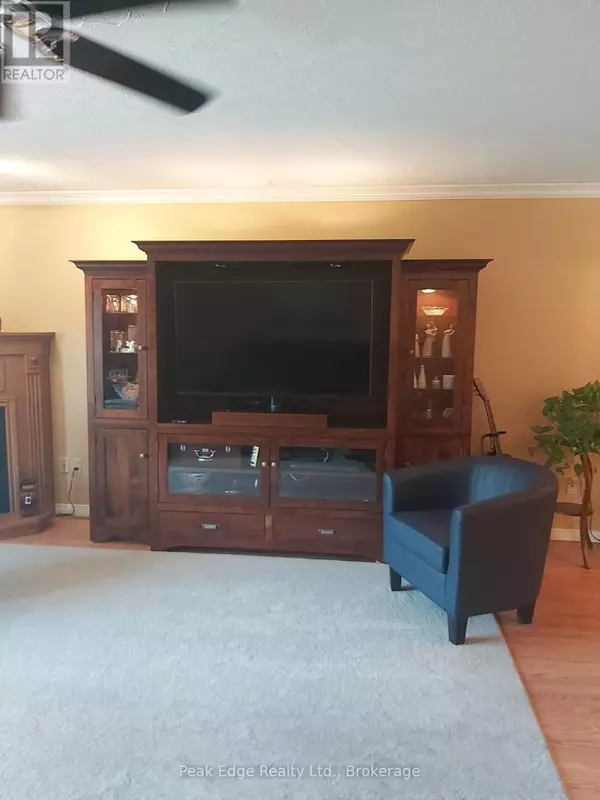 Brockton, ON N0G2V0,85 William ST North #201
