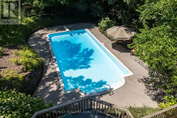 Fort Erie (crescent Park), ON L2A5M4,1661 MACDONALD DRIVE