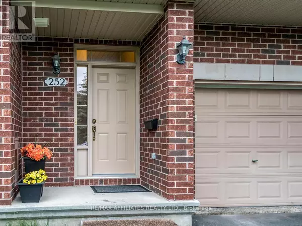 Ottawa, ON K2T0A7,252 BADGELEY AVENUE